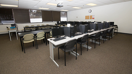 Instructional Computer ESL Classroom (130)